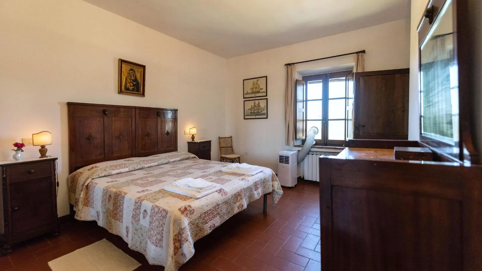 Country House In Tuscan Hills Siena Vila