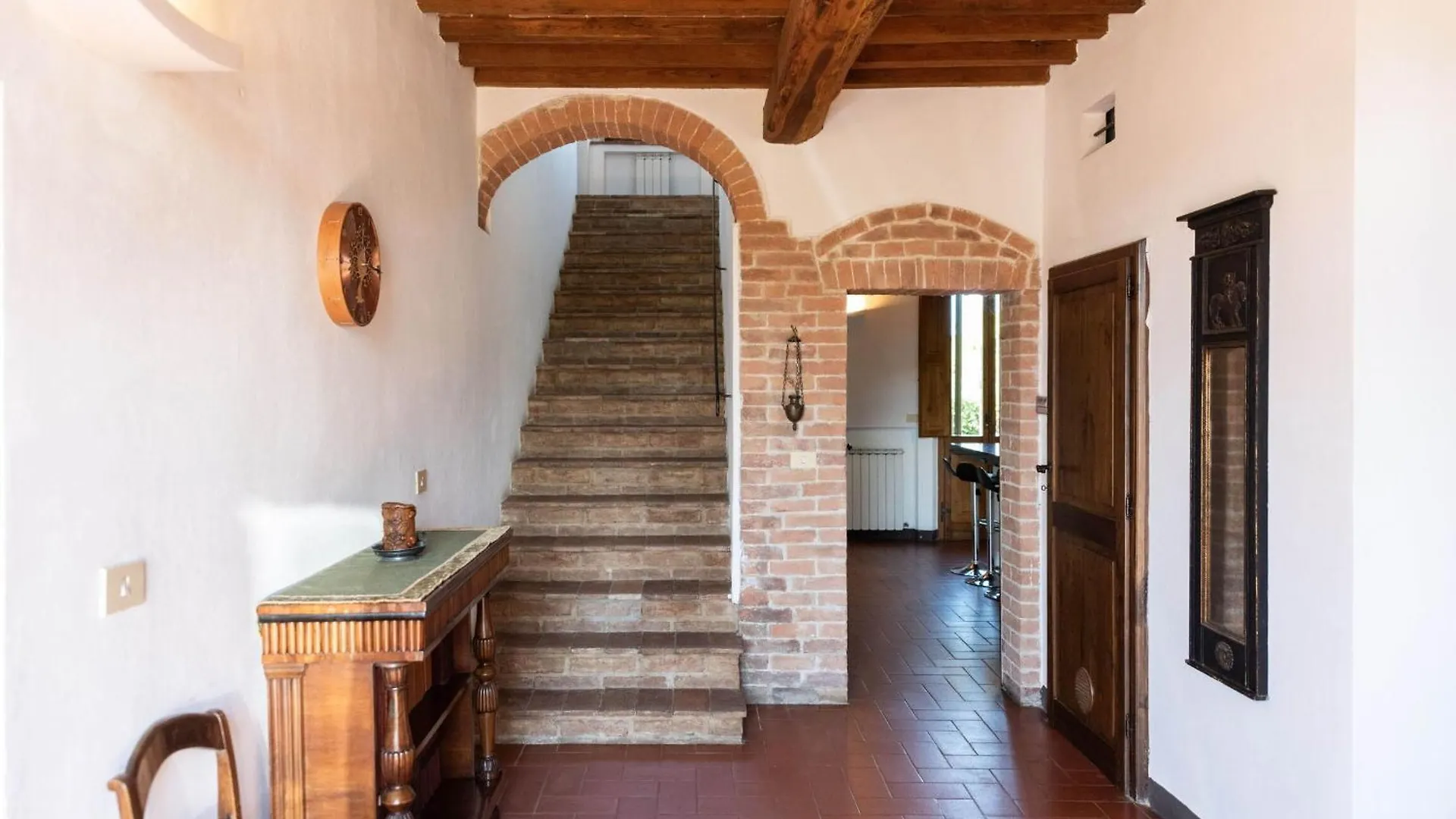 Country House In Tuscan Hills Siena