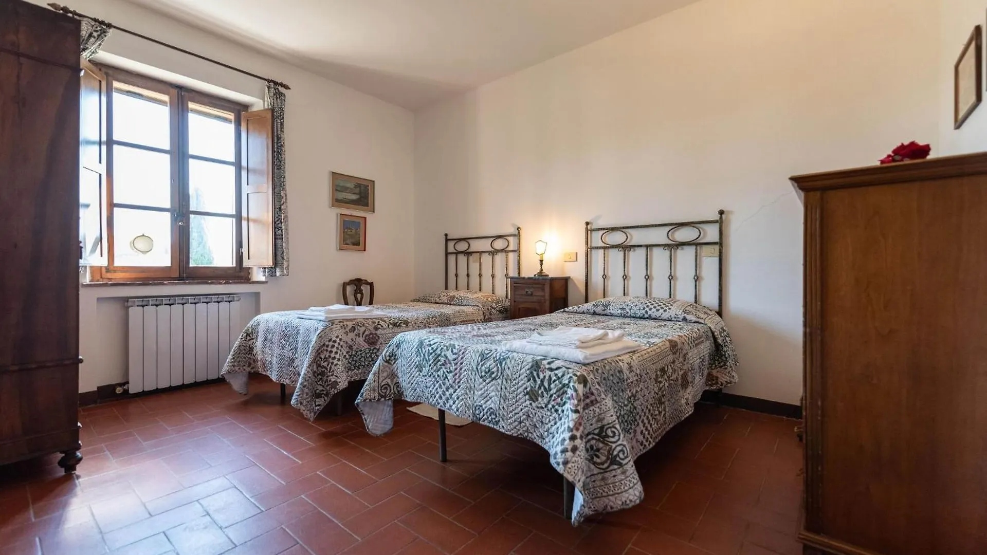 Country House In Tuscan Hills Siena