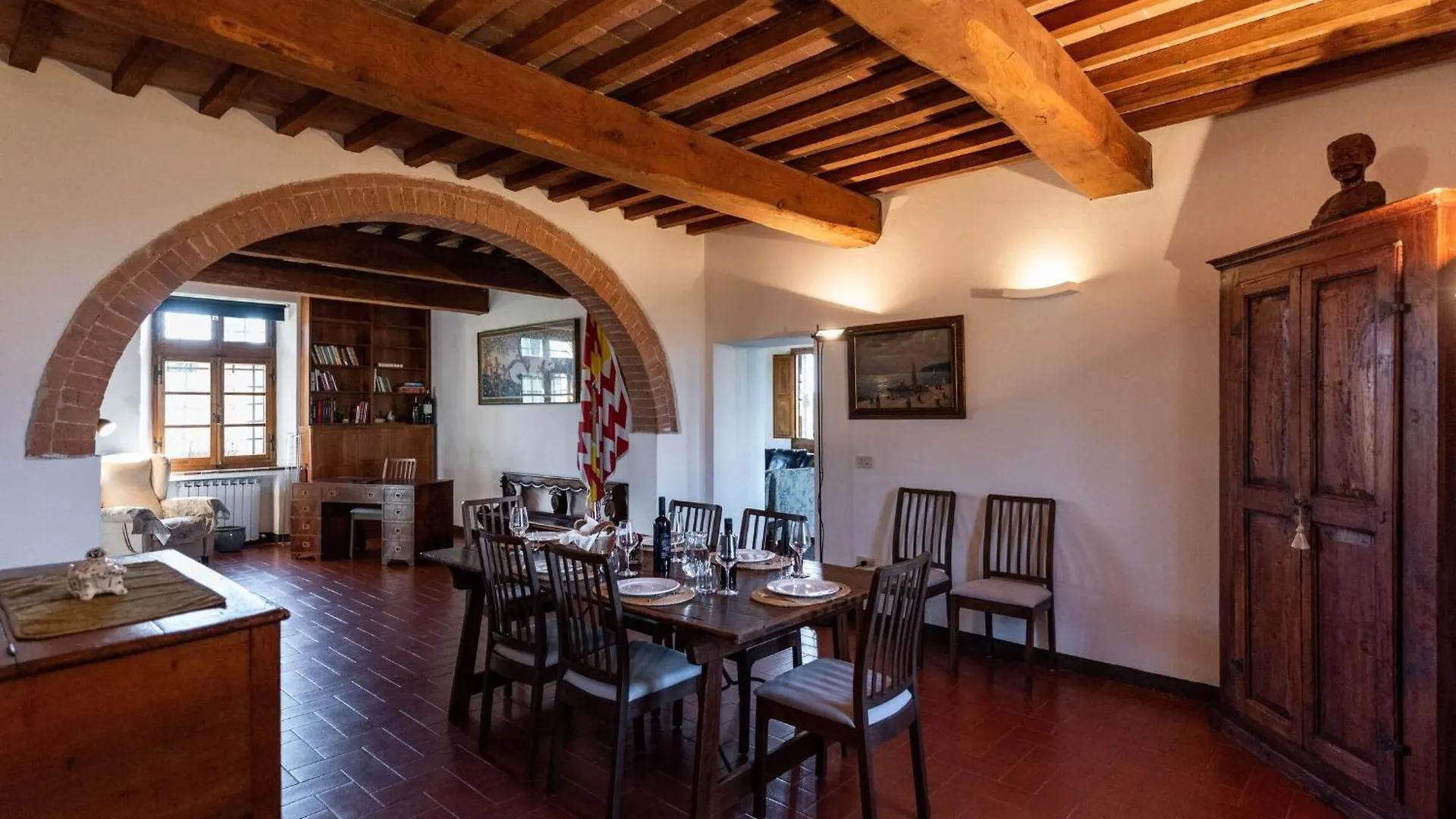 Country House In Tuscan Hills Siena