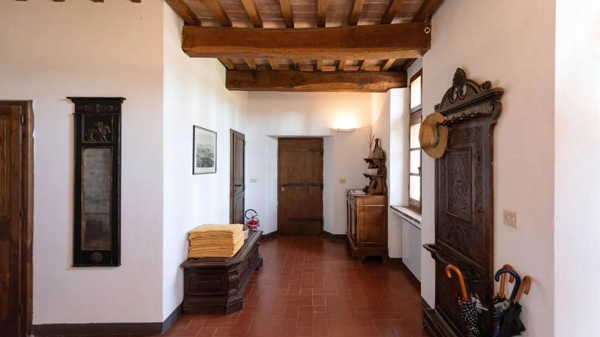 Country House In Tuscan Hills Siena Italy