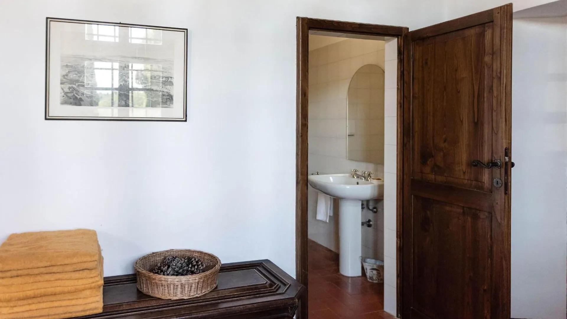 Country House In Tuscan Hills Siena
