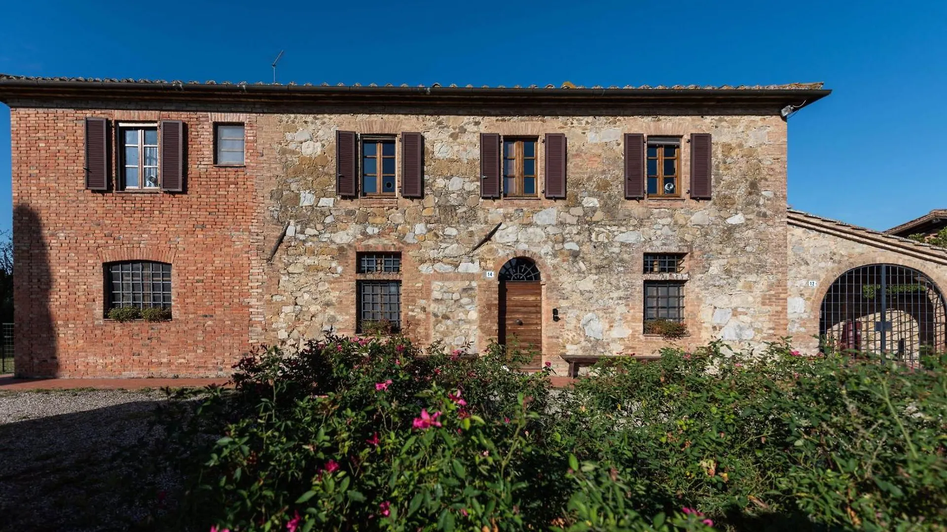 Country House In Tuscan Hills Siena Villa